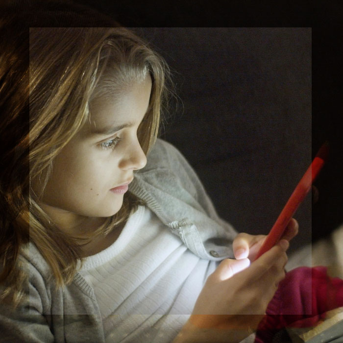 PANTALLAS Y CHICOS: 7 RAZONES POR LAS QUE LOS EXPERTOS PIDEN LIMITAR EL USO EN MENORES DE 5 AÑOS