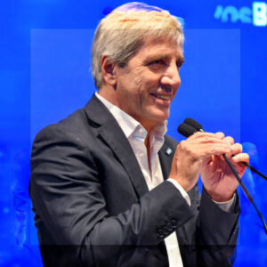 CAPUTO ANTE EL ATLANTIC COUNCIL: BAJA DE IMPUESTOS, MENOS REGULACIONES Y RÉCORDS ECONÓMICOS