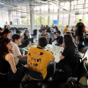 EL FONTANARROSA ABRE TALLERES DE FOTOGRAFÍA, ESCRITURA, BREAK DANCE Y VIDEOJUEGOS