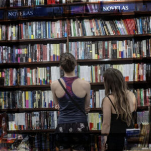 NOCHE DE LIBRERÍAS EN ROSARIO: FERIA, MÚSICA, DESCUENTOS Y LIBRERÍAS ABIERTAS HASTA LAS 23