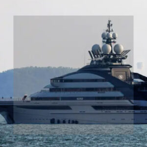 EL SUPERYATE DE UN ALIADO DE PUTIN CRUZÓ EL ESTRECHO DE ORMUZ MIENTRAS NADIE MÁS PUEDE PASAR