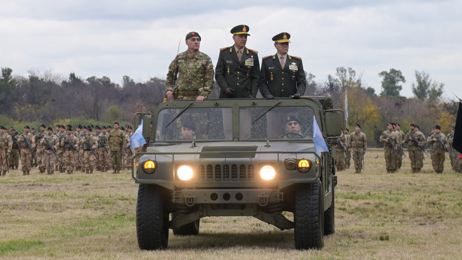 “Desde cada lugar del mundo donde hay un soldado argentino sirviendo a la Patria, desde cada rincón del territorio nacional, desde el hielo eterno de la Antártida, el Ejército Argentino late con el mismo pulso”