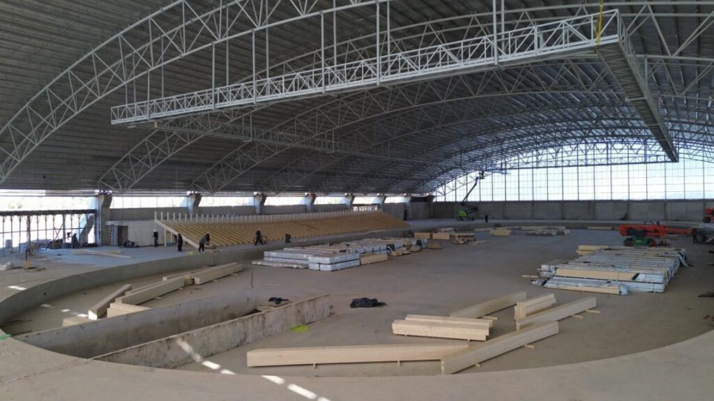 Provincia comenzó el montaje de la pista de madera del nuevo velódromo de Rafaela que albergará los Juegos Suramericanos