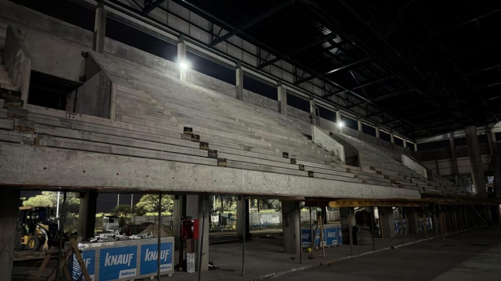 Arrancaron los trabajos nocturnos: Provincia acelera la construcción del Estadio Multipropósito del CARD para los Juegos Suramericanos