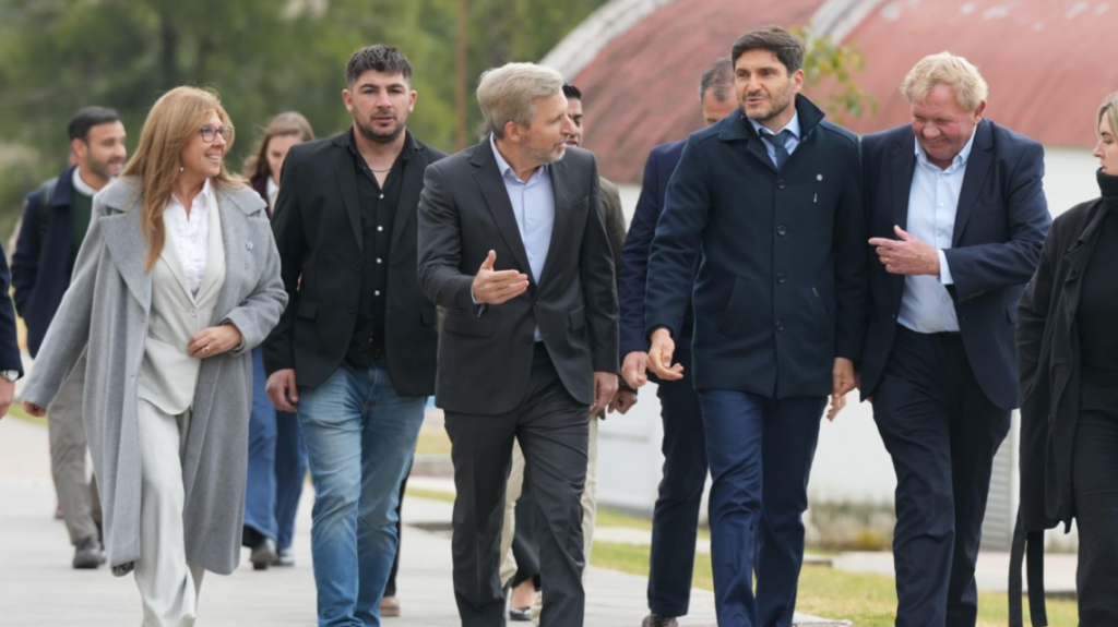 Pullaro reivindicó la regionalización como “el camino para mostrarle al país un modelo de desarrollo y producción”