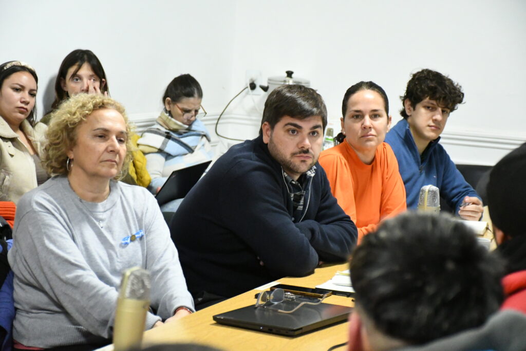 Audiencia con trabajadores de aplicaciones