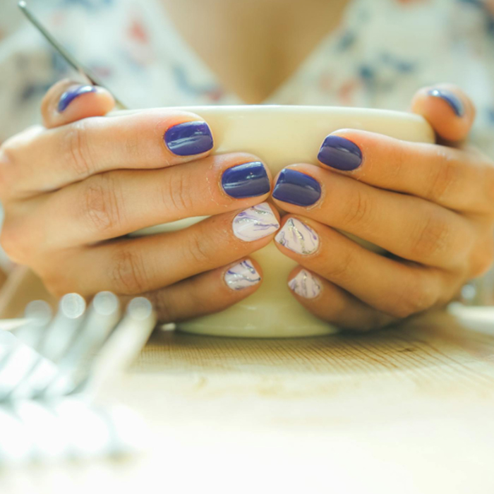 ADIÓS A LAS GARRAS: EL INVIERNO 2026 IMPONE LA VUELTA DE LAS «UÑAS REALES»