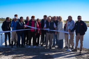 Pullaro inauguró un puente clave para la producción en el norte provincial