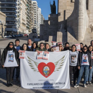 JAVKIN ENCABEZÓ EL ACTO POR EL DÍA DEL FAMILIAR DE VÍCTIMA DE INSEGURIDAD EN EL MONUMENTO A LA BANDERA