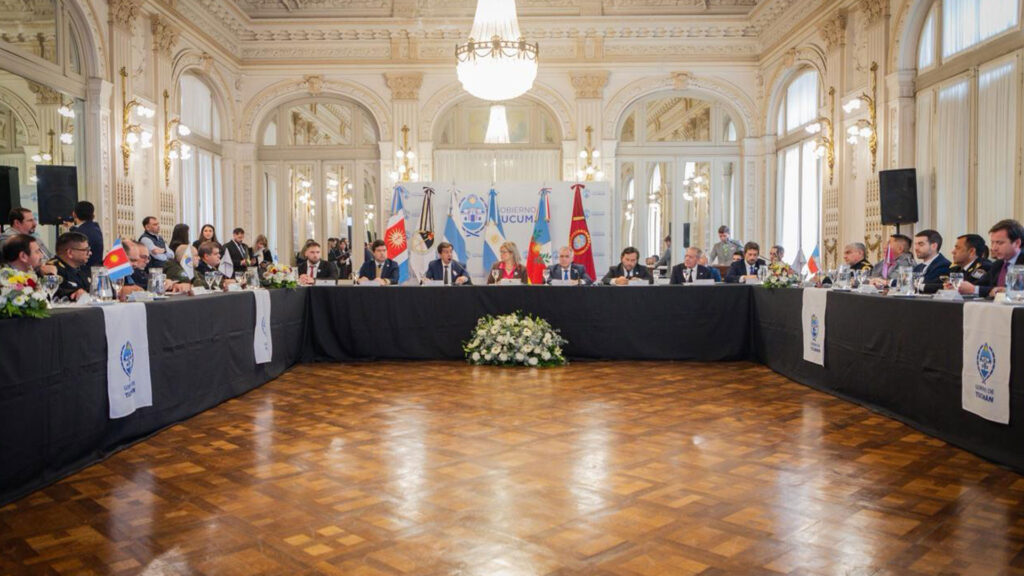 Monteoliva encabezó en Tucumán el Consejo de Seguridad Interior Regional NOA para fortalecer la lucha contra el narcotráfico y los vuelos ilegales