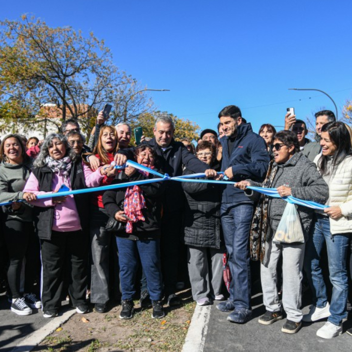 Con una celebración multitudinaria quedó inaugurada la remodelación integral de Av. Rouillón