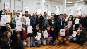 Protege tu casa: Pullaro entregó la escritura de sus viviendas a 110 familias rosarinas