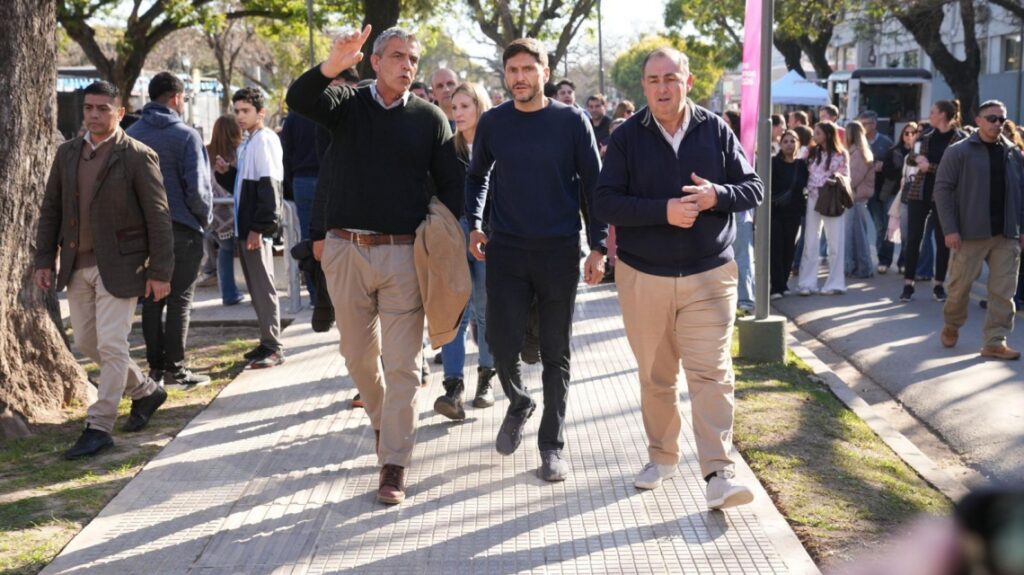 Pullaro inauguró la puesta en valor de la avenida J.J. Paso en la ciudad de Santa Fe