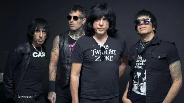 MARKY RAMONE PUNKEA A DYLAN