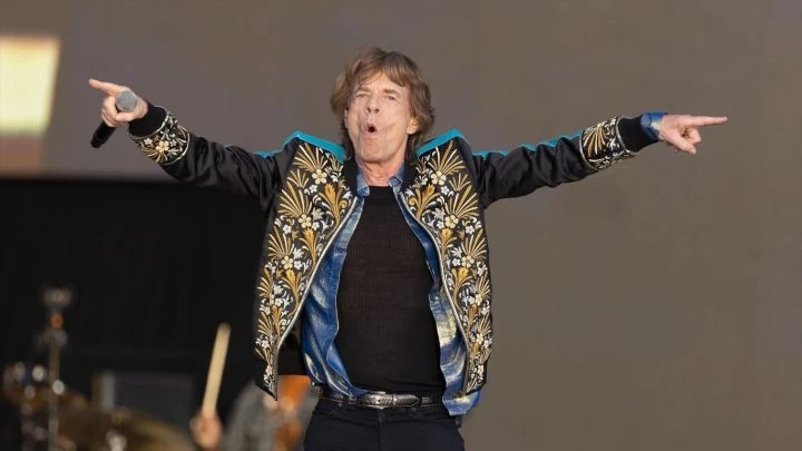 MICK JAGGER LISTO PARA GIRAR