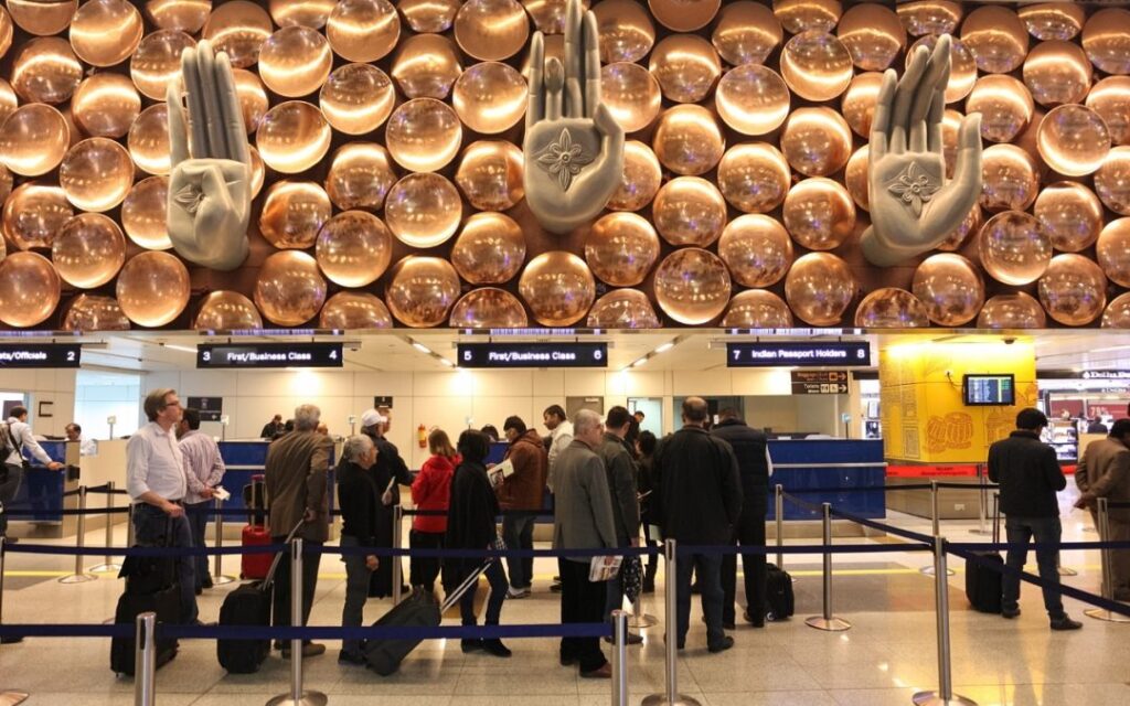 La empresa india Adani Airports invertirá más de 2.000 millones de dólares en el desarrollo de «ciudades aeroportuarias»