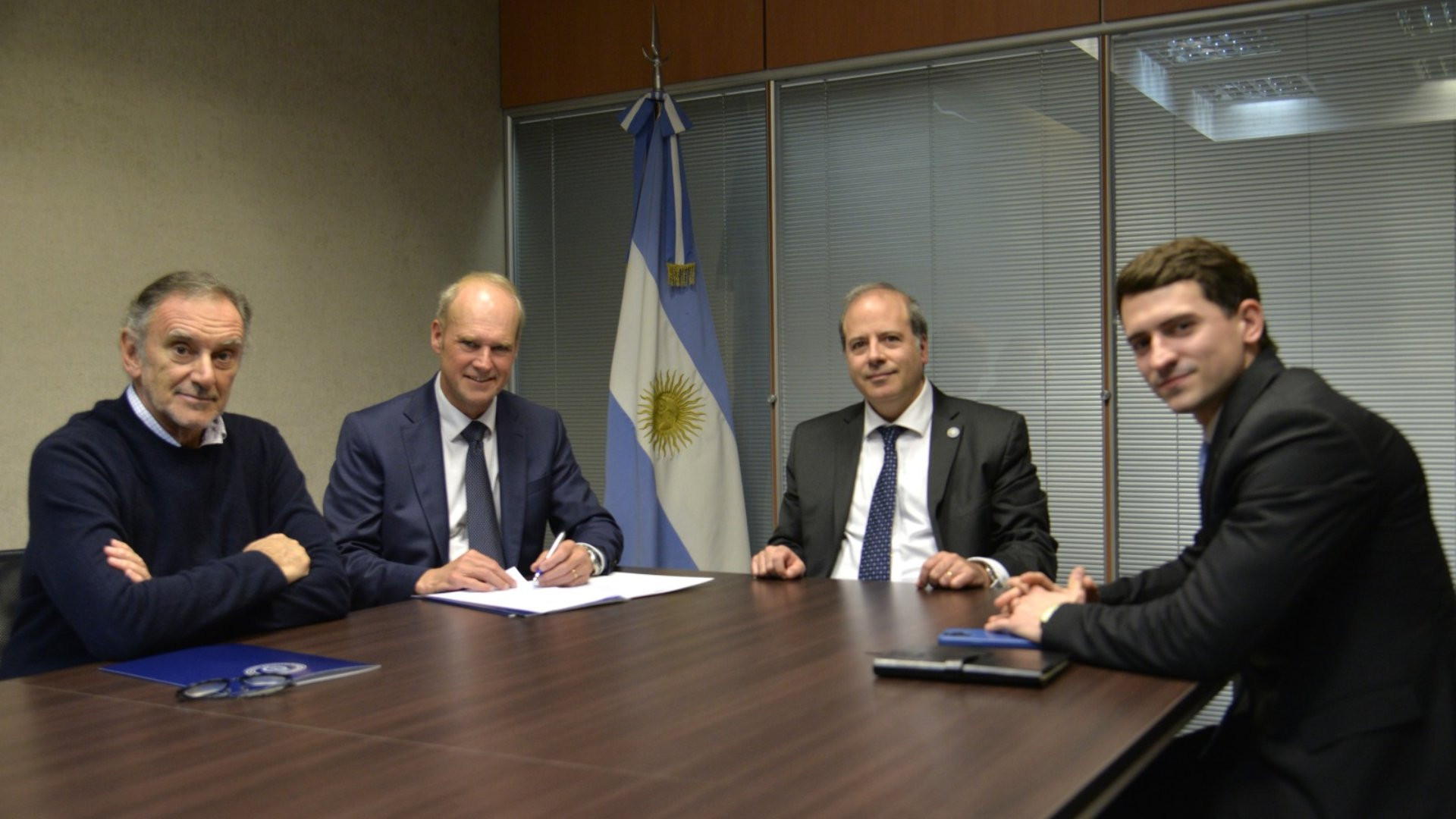 El Ministerio de Seguridad Nacional y las Asociaciones de Bancos ABA y ADEBA avanzan en un convenio de cooperación para fortalecer la lucha contra los delitos económicos