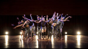 La Máquina Argentina de Danza estrenó «Algoritmo»: una experiencia inmersiva que cruza danza, música y reflexión social