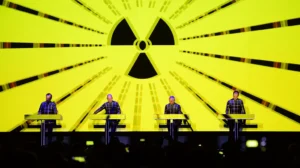 Radiactivity de Kraftwerk: El himno de ciencia ficción de 50 años que se convirtió en una canción de protesta