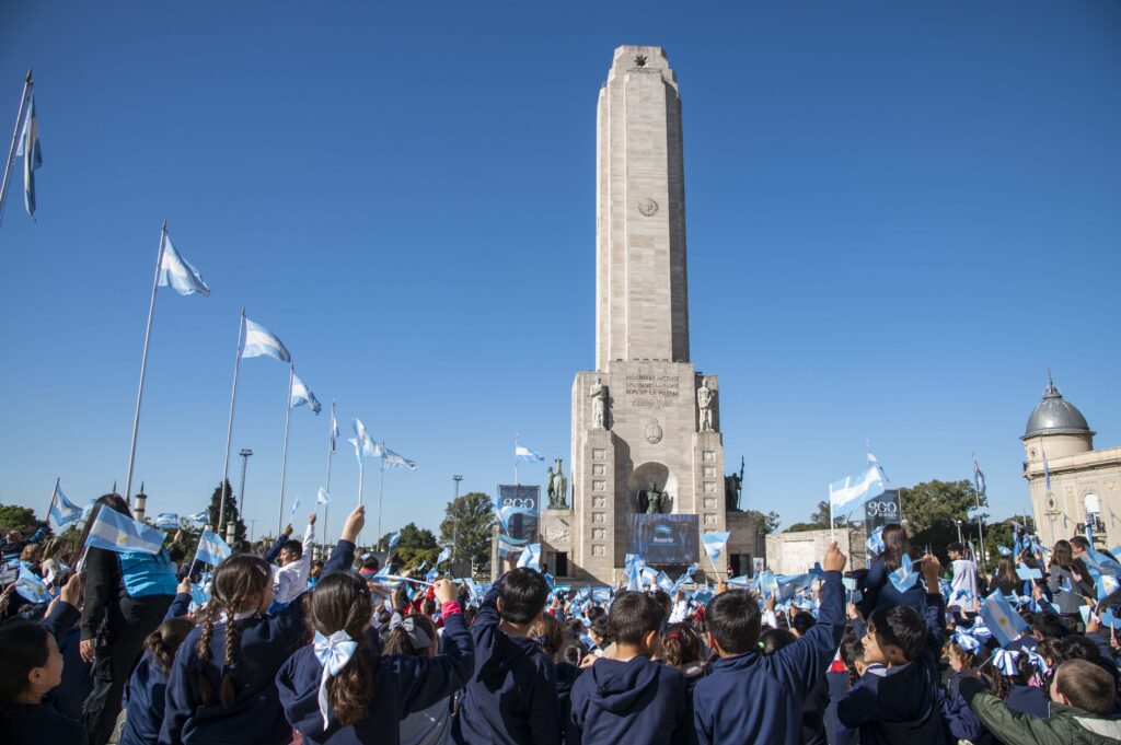 Promesa de Lealtad a la Bandera: Rosario se prepara para recibir a más de 25 mil niñas y niños de todo el país