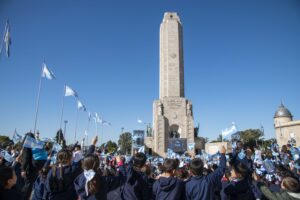 Promesa de Lealtad a la Bandera: Rosario se prepara para recibir a más de 25 mil niñas y niños de todo el país