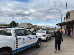 El municipio desplegó un amplio operativo de liberación de espacio público y ordenamiento en bulevar Avellaneda