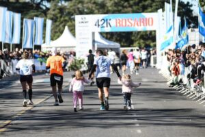 Agenda deportiva: se corre una nueva edición de la tradicional Maratón Internacional de la Bandera