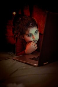 YouTube  sobre los daños de las redes sociales en los niños
