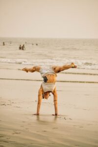 El Universo del Yoga: De la Tradición Milenaria a la Práctica Moderna
