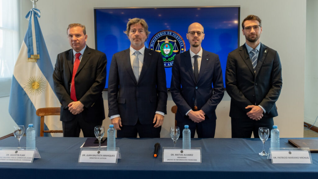Juan Bautista Mahiques encabezó la Audiencia Pública para evaluar la candidatura a vicepresidente de la Unidad de Información Financiera (UIF)