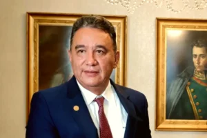 El ministro de Defensa de Bolivia renuncia a medida que se intensifican las protestas contra el gobierno