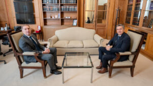 Con foco en la Reforma Electoral, Santilli se reunió en Casa Rosada con el gobernador Zdero