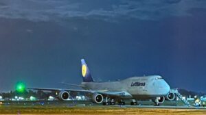 El Aeropuerto Internacional de Rosario recibió cinco vuelos desviados por niebla en Ezeiza, entre ellos un Boeing 747, «la reina de los cielos”