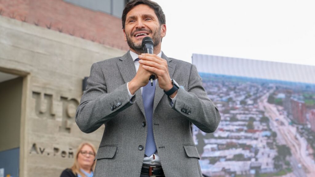 Pullaro participó de la entrega de 68 viviendas de UPCN en la ciudad de Santa Fe