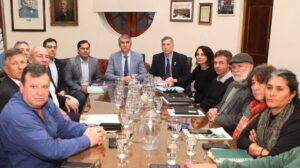 Provincia ofreció aumentos de hasta 15,5 % para el segundo semestre con mínimos garantizados, alcanzando un 36 % de aumento anual