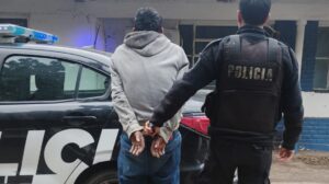Rosario: Patrullaje preventivo derivó en el secuestro de droga y la aprehensión de dos hombres