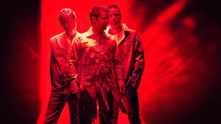 MUSE EN EL ESPACIO