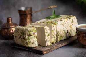 Halawa: El Secreto Milenario que Conquista la Mesa Dulce Contemporánea