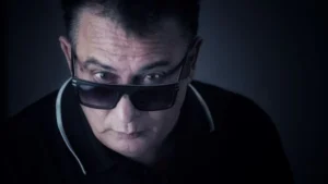 WALTER DOMINGUEZ BRILLA Walter Domínguez está de vuelta con su cuarto disco solista, Grandes Ligas, un