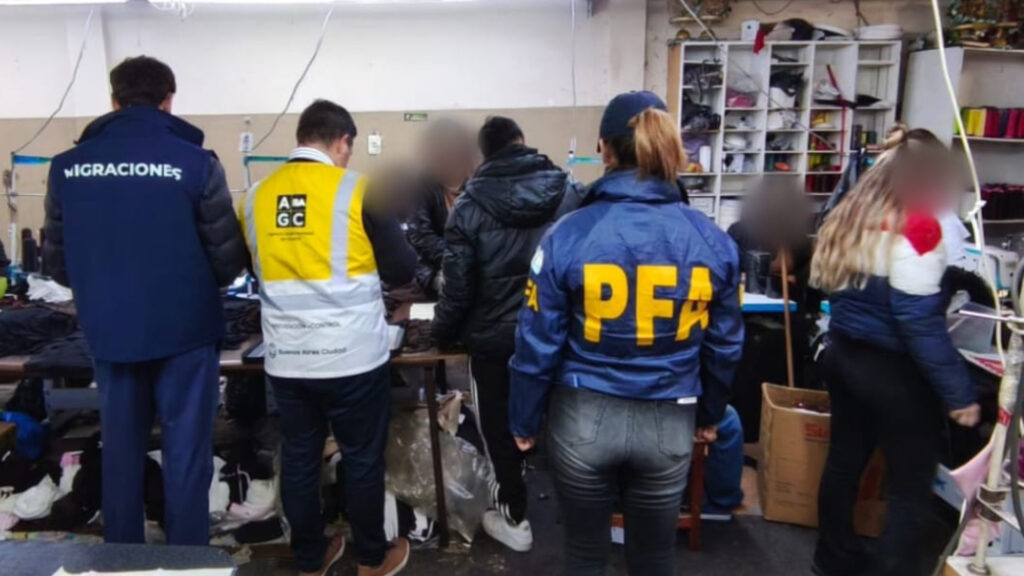 El DFI rescató a 16 trabajadores que eran sometidos a jornadas laborales extremas en un taller de la ciudad de Buenos Aires