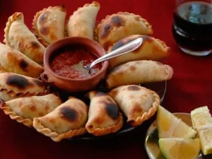 Hoy empanadas salteñas: entre lo árabe y lo colonial