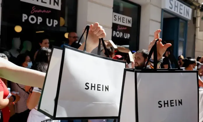 FRANCIA CONTRA EL ULTRA FAST FASHION ..¿UN CAMBIO DE EPOCA?