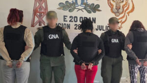Gendarmería detuvo a tres personas con más de 17 kilos de droga
