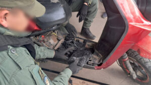 Gendarmería detuvo a un hombre que ocultaba casi 11 kilos de cocaína en una motocicleta