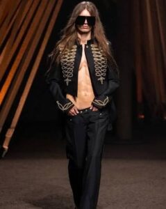 ¡Vuelven las chaquetas napoleónicas! Todo sobre la tendencia que domina esta temporada