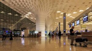 India determina que las tiendas de Adani en el aeropuerto de Bombay vendieron bolsas de nicotina infringiendo la ley