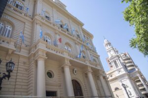 Día de la Independencia: cómo funcionarán los servicios municipales este fin de semana extra largo