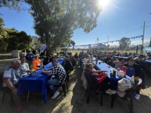 El municipio organizó un locro patrio para los asistentes de los refugios municipales