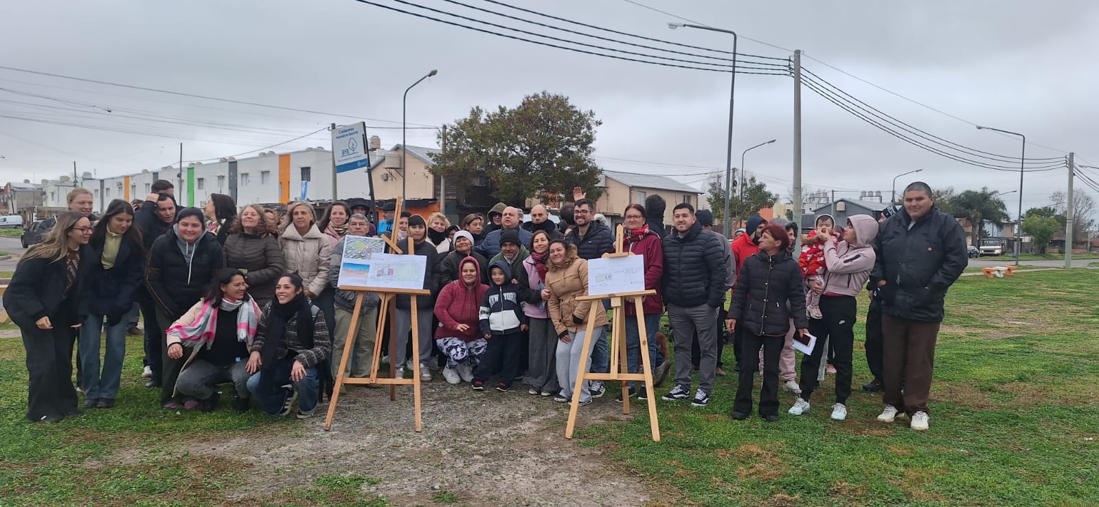 Barrio Fontanarrosa: construirán una nueva plaza y formalizarán la apertura del paso a nivel de Salvat al 2700