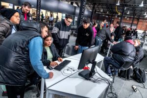 Más de 200 jóvenes presentaron sus proyectos finales en el Demo Day 2026 de Tecnoteca Rosario